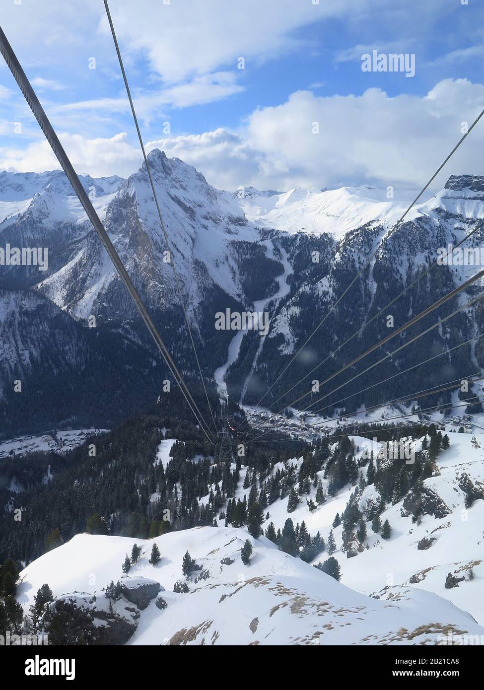 Seilbahn ´Alba-Col Dei Rossi´, Fassatal, Dolomiten, Italien Foto Stock