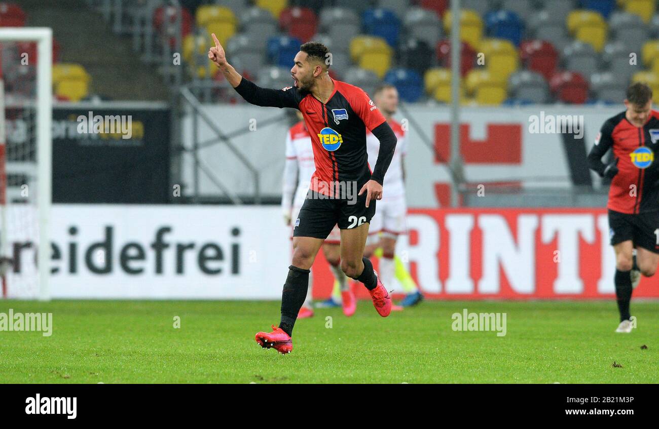 Duesseldorf, Germania. 28th Feb 2020. Matheus«Cunha di Berlino festeggia dopo aver segnato, la partita di calcio della Bundesliga Fortuna Duesseldorf vs Hertha BSC Berlino. Credito: Uwe Kraft/Alamy Live News Foto Stock