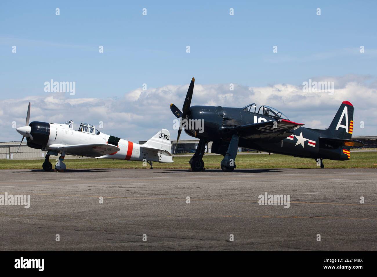 Grumman F8F Bearcat e Mitsubishi A6M Zero Foto Stock