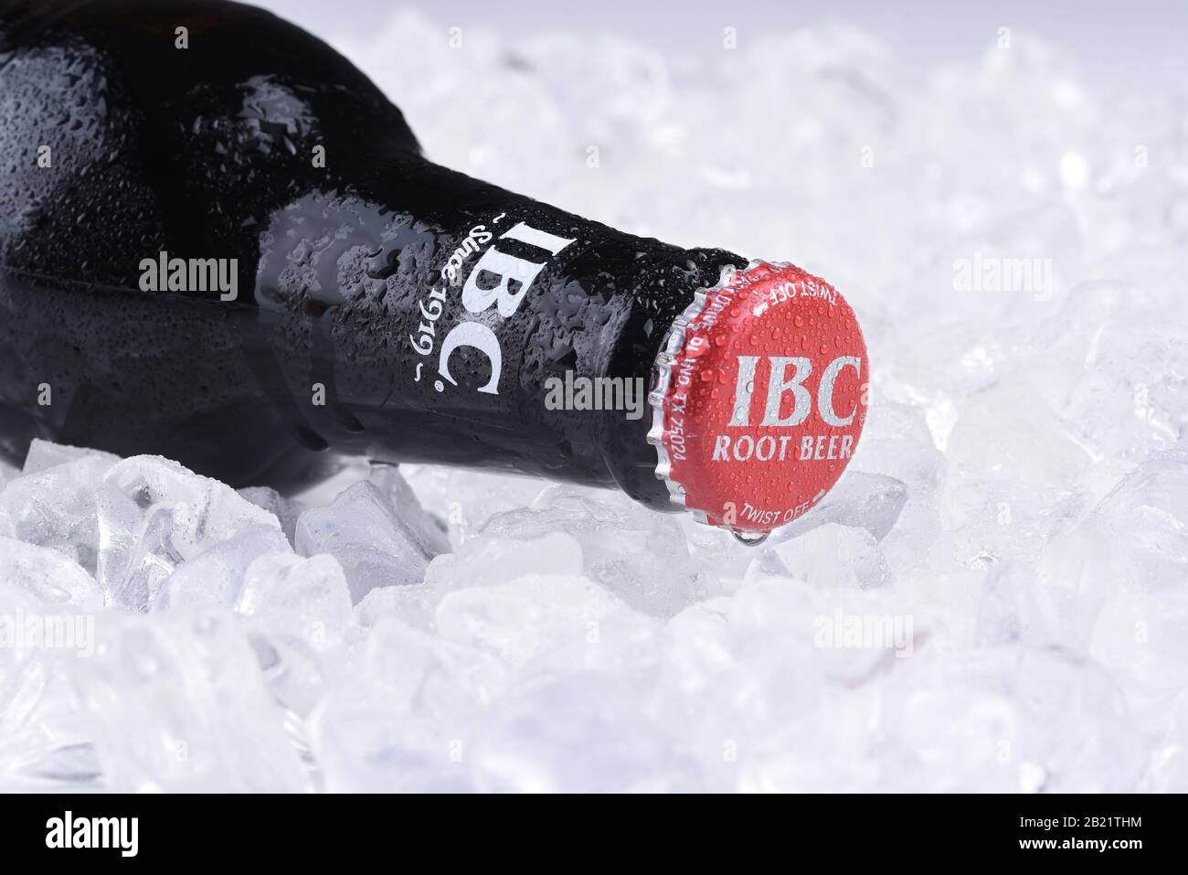 Irvine, CA - 29 MAGGIO 2017: Birra radice IBC su ghiaccio. IBC Root Beer fu fondata nel 1919 dalla famiglia Griesedieck come Independent Breweries Company in S. Foto Stock