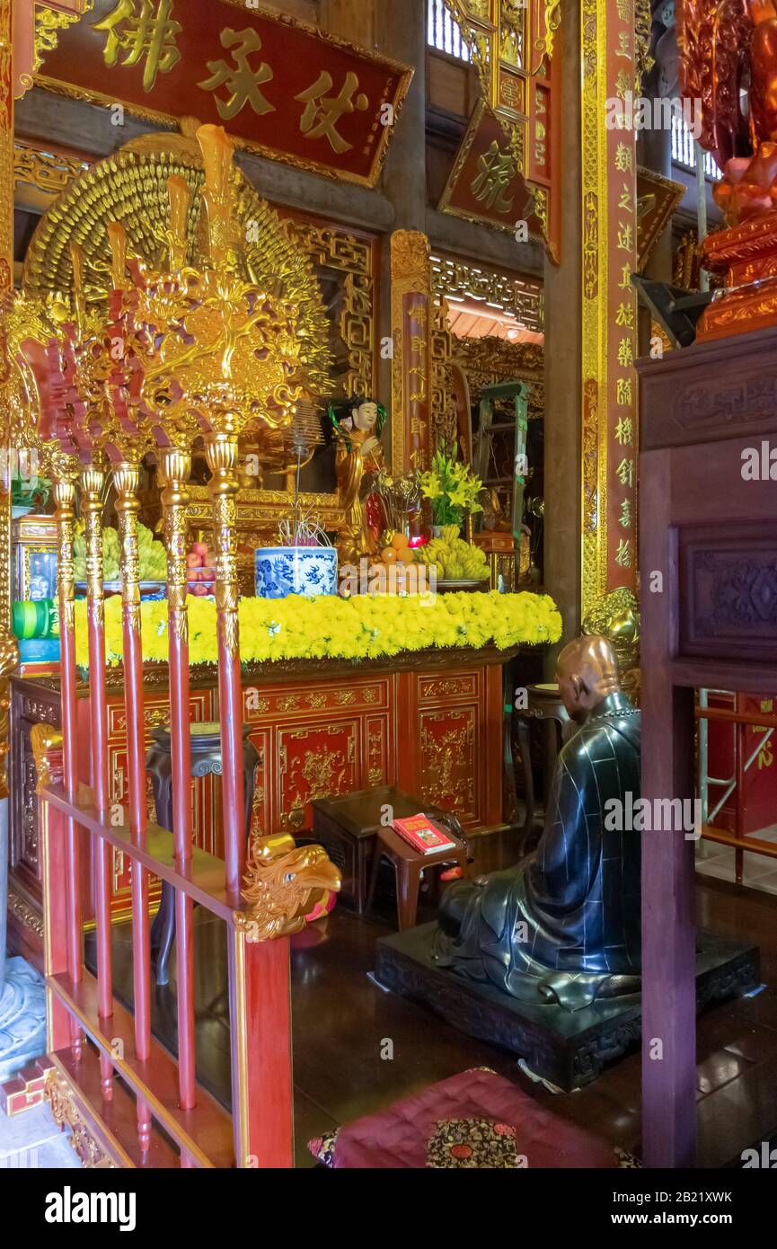 Sapa, Vietnam 10 ottobre 2019. All'interno del tempio ai piedi del monte Fansipan a sapa Nord Vietnam Foto Stock