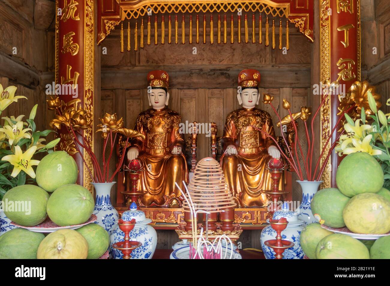 Sapa, Vietnam 10 ottobre 2019. All'interno del tempio ai piedi del monte Fansipan a sapa Nord Vietnam Foto Stock