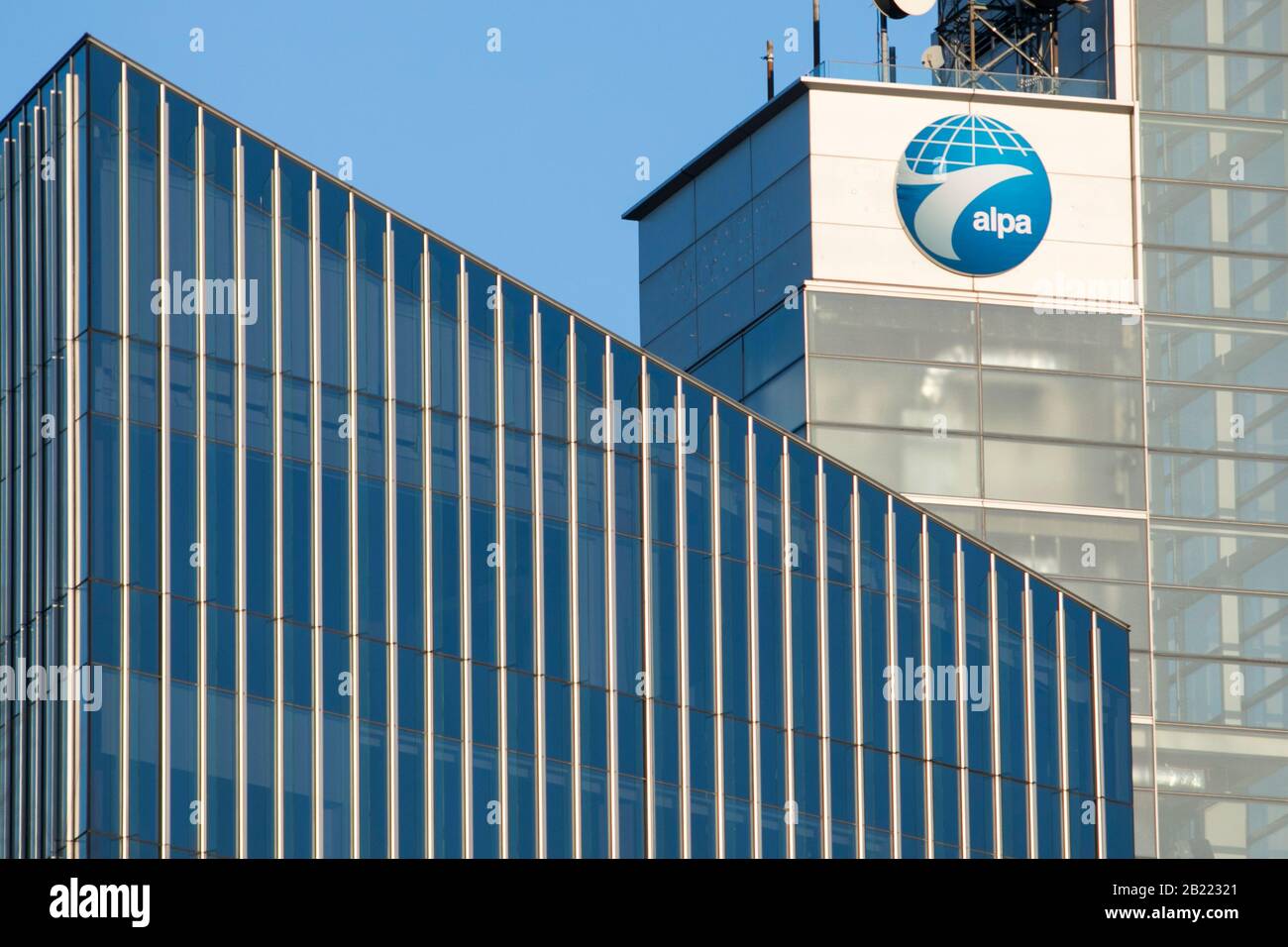 Un logo al di fuori della sede dell'Associazione piloti linea aerea (ALPA) a Tysons, Virginia, il 23 febbraio 2020. Foto Stock