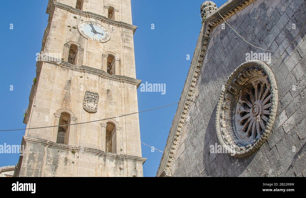 Primo piano dell'esterno della chiesa di San Nicola, Perast, Montenegro Foto Stock