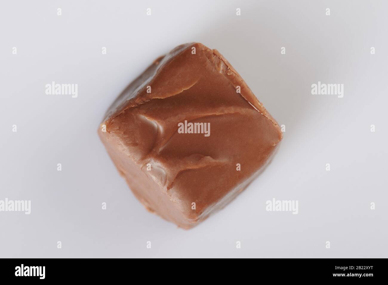 Macro di cioccolato dolce bar sopra vista isolato Foto Stock