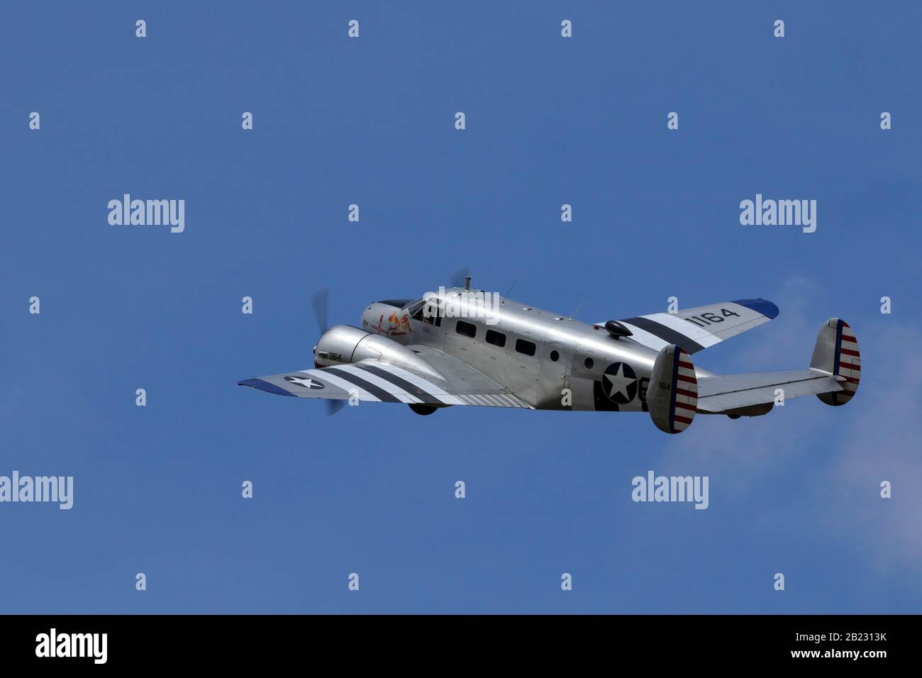 Faggio 18 C45 Expeditor 114 'Good Vibrations' US Army, G-BKBL Foto Stock