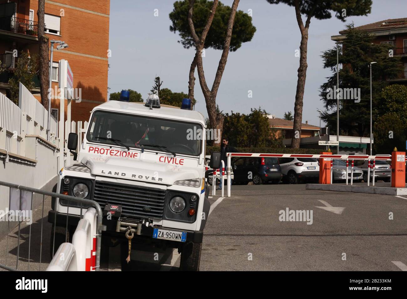 Da questa mattina, grazie all'intervento della Regione Lazio, che attraverso la protezione civile, ha istituito tende di emergenza, il Policlinico Casilino di Roma è attrezzato in modo eccellente e capillare per trattare pazienti presunti o coronavirus (Claudio-Sisto/Fotogramma, Roma - 2020-02-29) p.s. la foto e' utilizabile nel rispetto del manifesto in cui e' stata scattata, e intendenza al diffusatorio del decoro delle persone rappresentate Foto Stock