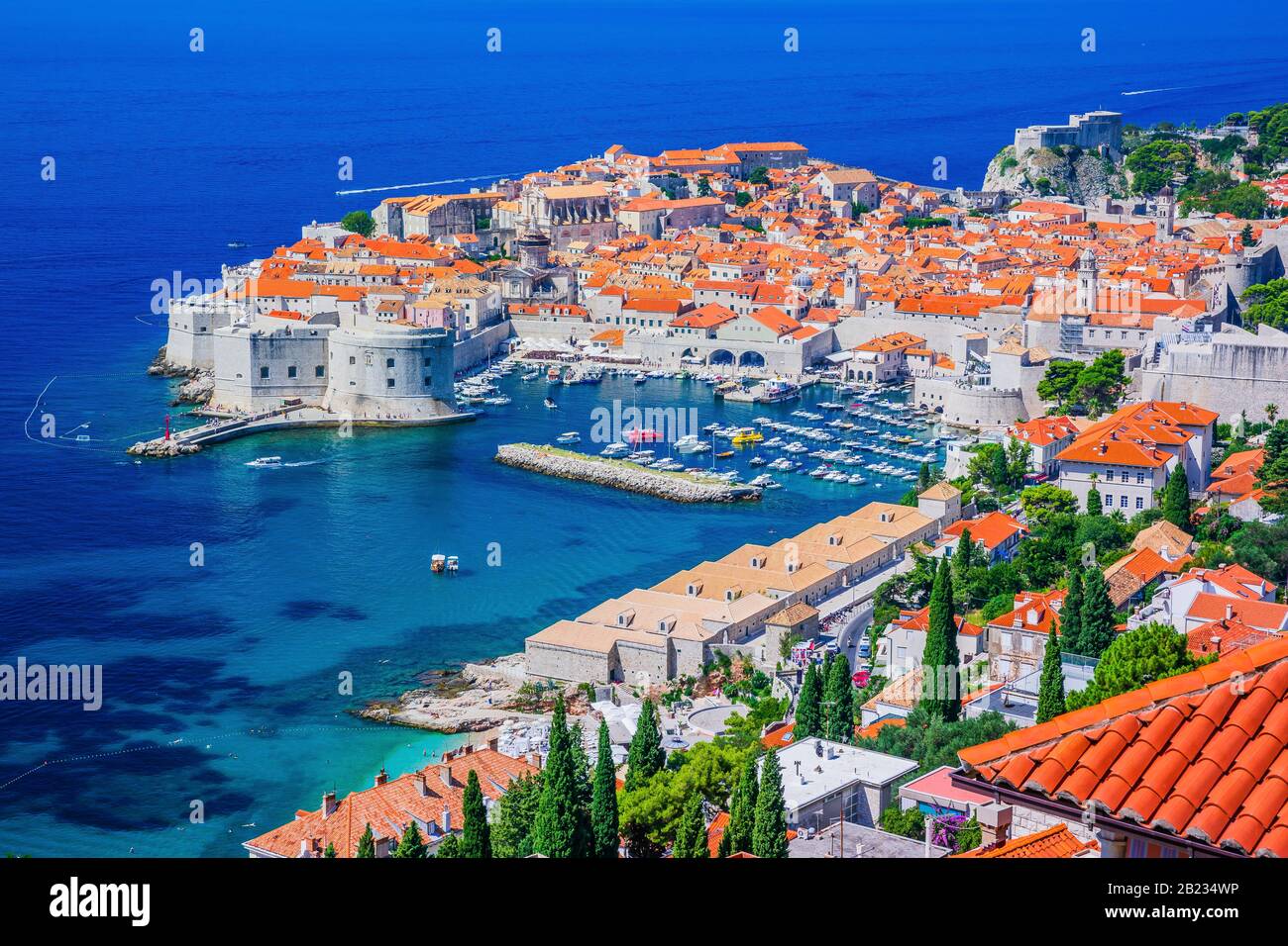 Dubrovnik, Croazia. Una vista panoramica della città murata. Foto Stock