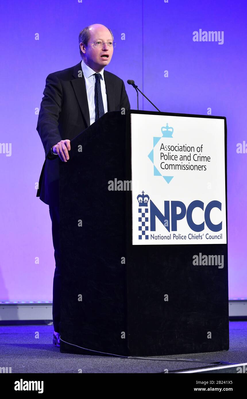 Sir Philip Rutnam, ex Segretario permanente presso il Ministero degli interni. Parlando ai capi della polizia al vertice del partenariato APCC/NPCC 2020 a Westminster. Foto Stock