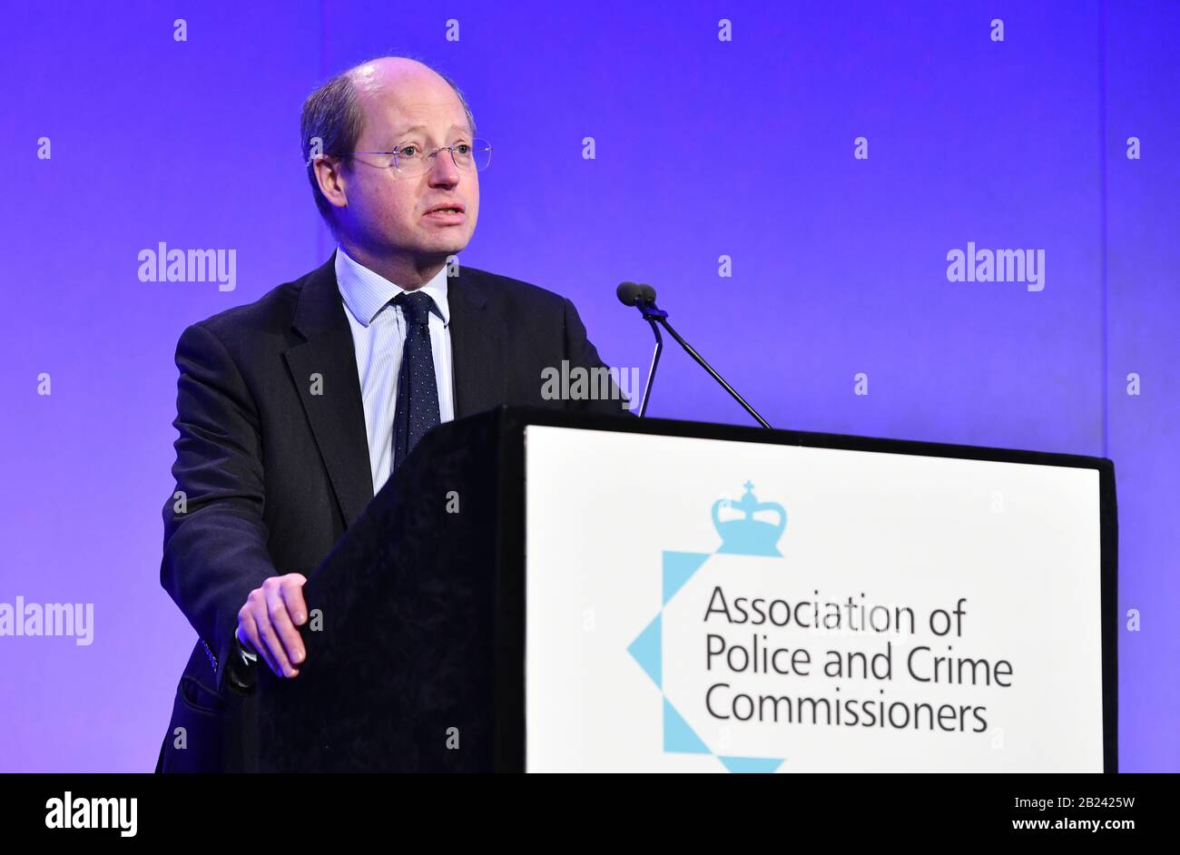 Sir Philip Rutnam, ex Segretario permanente presso il Ministero degli interni. Parlando ai capi della polizia al vertice del partenariato APCC/NPCC 2020 a Westminster. Foto Stock