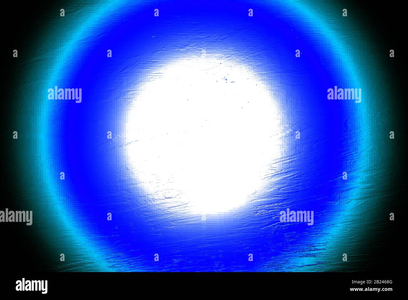 blu luminoso cerchio di luce bizzarro rilievo sfondo, tunnel di luce con luce brillante alla fine Foto Stock