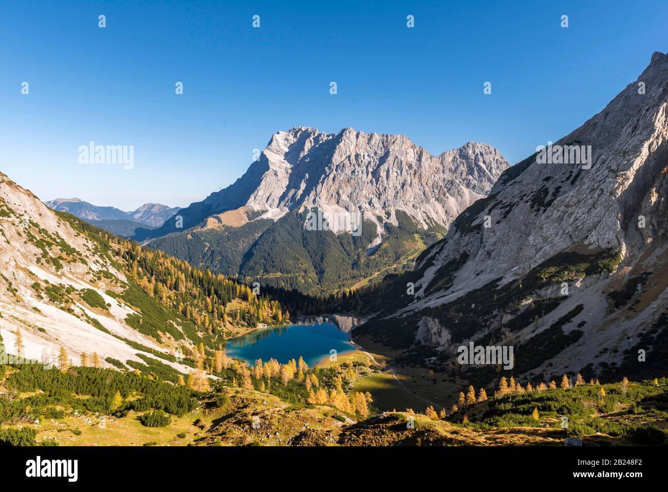 Veduta Di Seebensee Da Ehrwalder Sonnenspitze, Ehrwald, Mieminger Kette, Tirolo, Austria Foto Stock