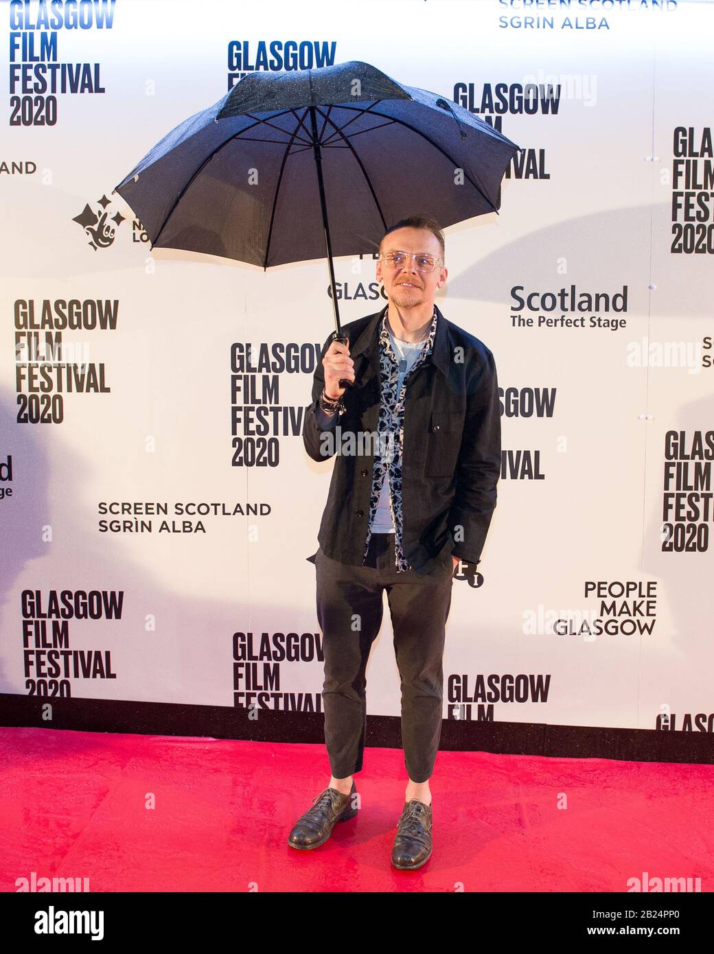 Glasgow, Regno Unito. 29 Febbraio 2020. Nella foto: Simon Pegg - attore UK Premiere di ‘Lost Transmissions’ al Glasgow Film Festival 2020 su thee red carpet al di fuori del Glasgow Film Theatre. Credito: Colin Fisher/Alamy Live News. Foto Stock