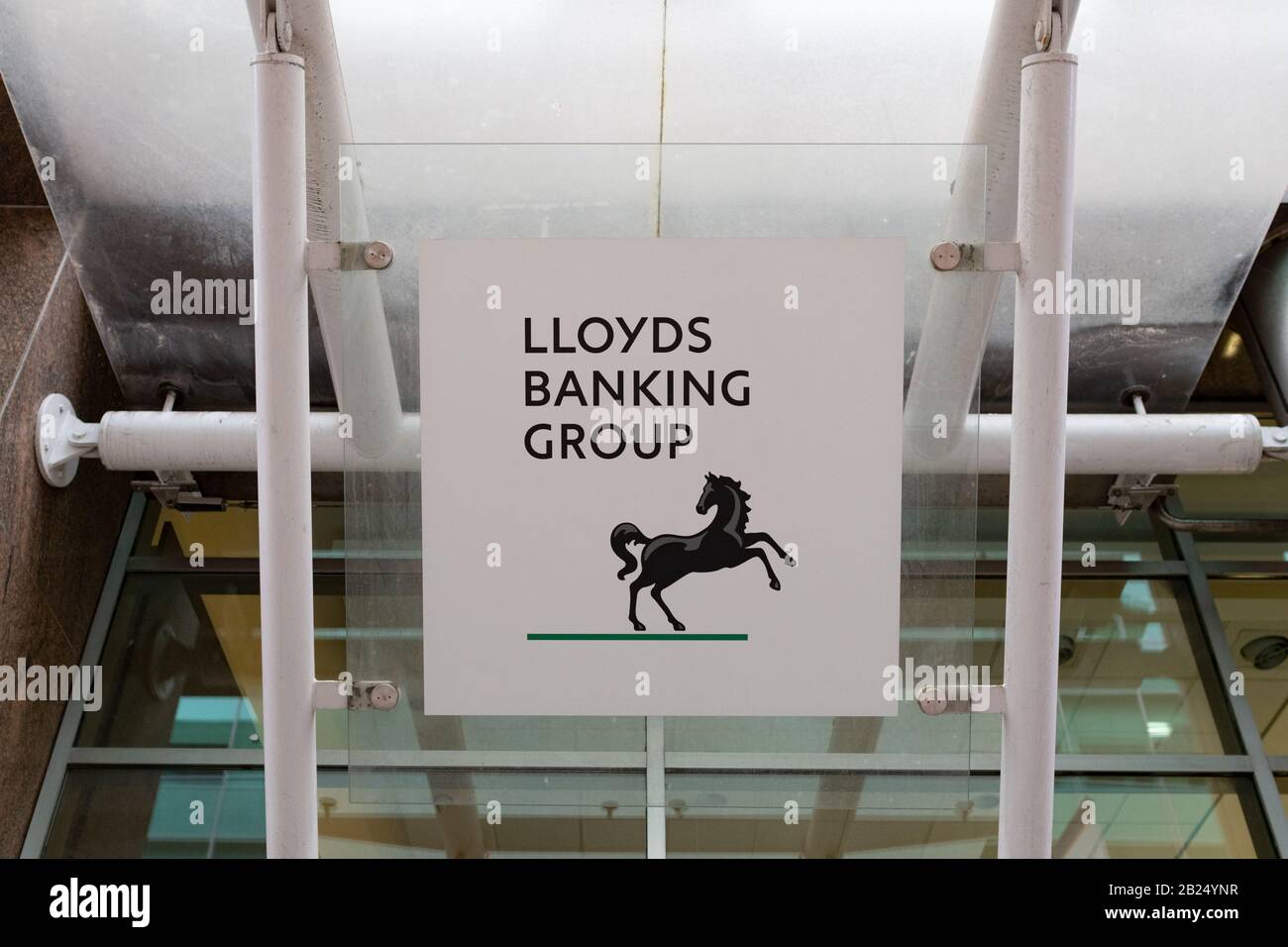 Lloyds Banking Group firma presso il contact centre di Atlantic Quay, Glasgow, Scozia, Regno Unito Foto Stock