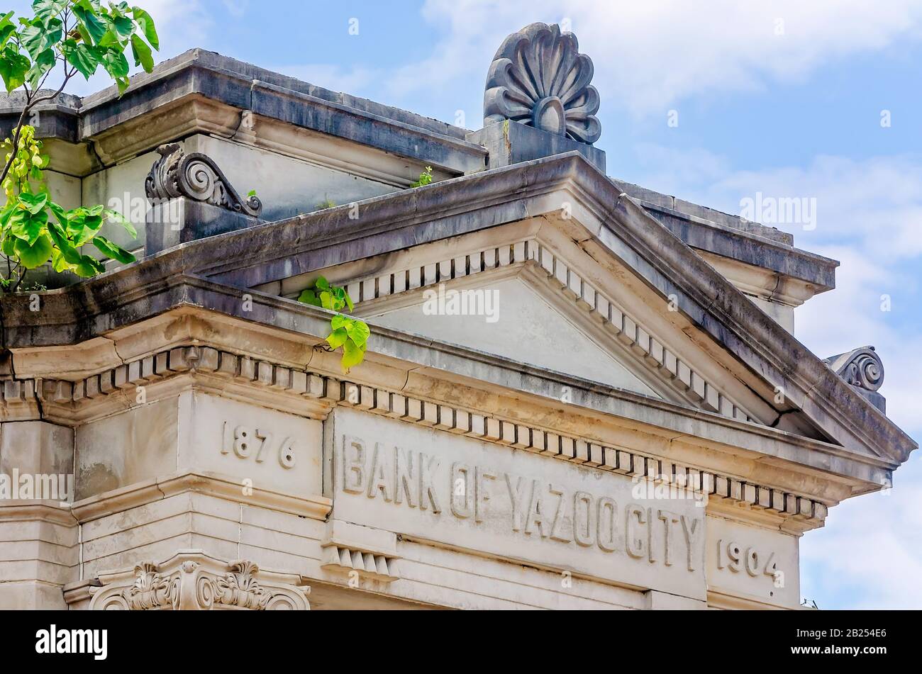 La Bank of Yazoo City è raffigurata il 27 luglio 2019 a Yazoo City, Mississippi. E' una delle due banche storiche della citta' ispirata alle Beaux-Arts Foto Stock