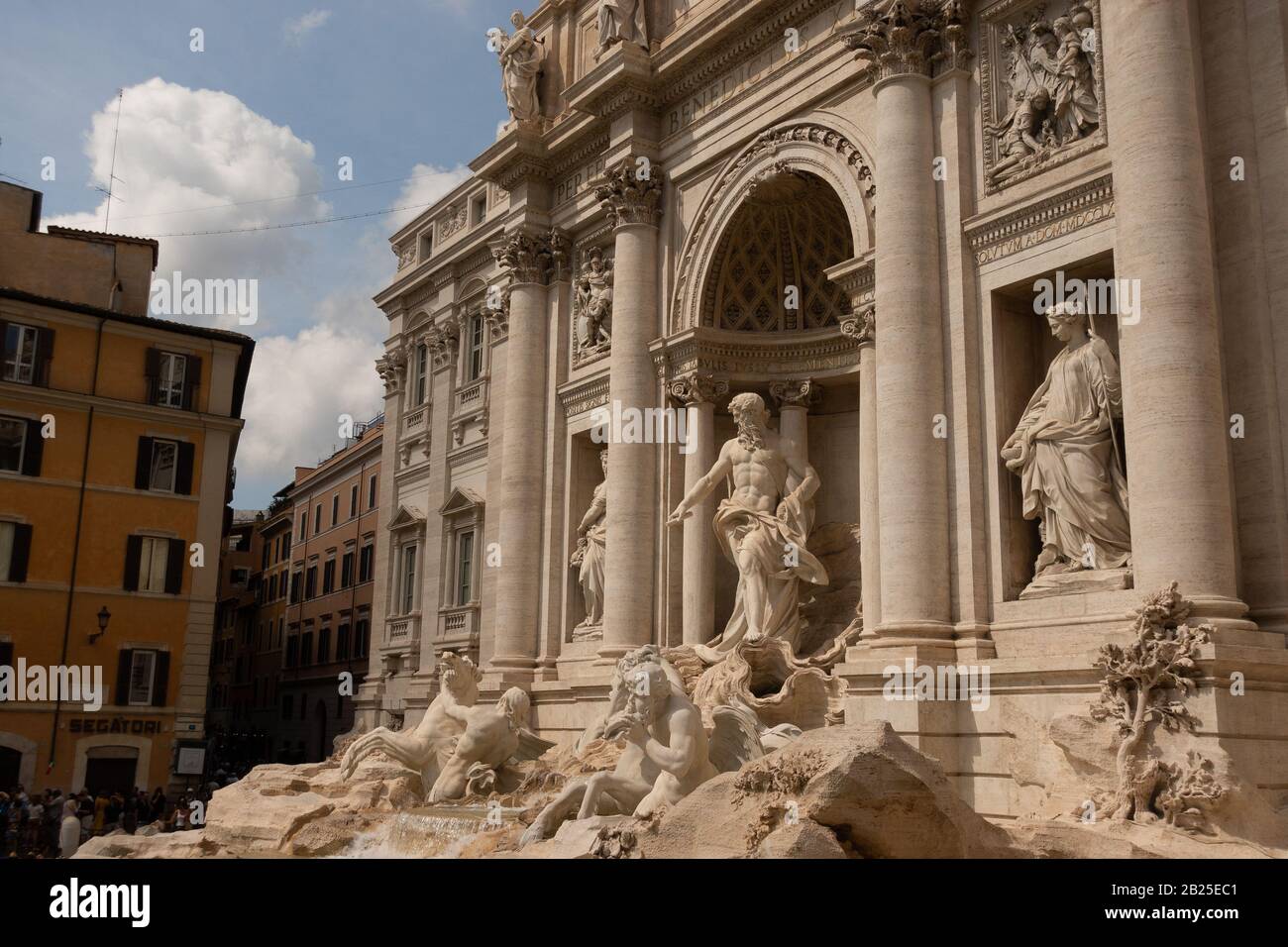 La famosa Fontana di Trevi, presente nel film Roman Holiday. Foto Stock
