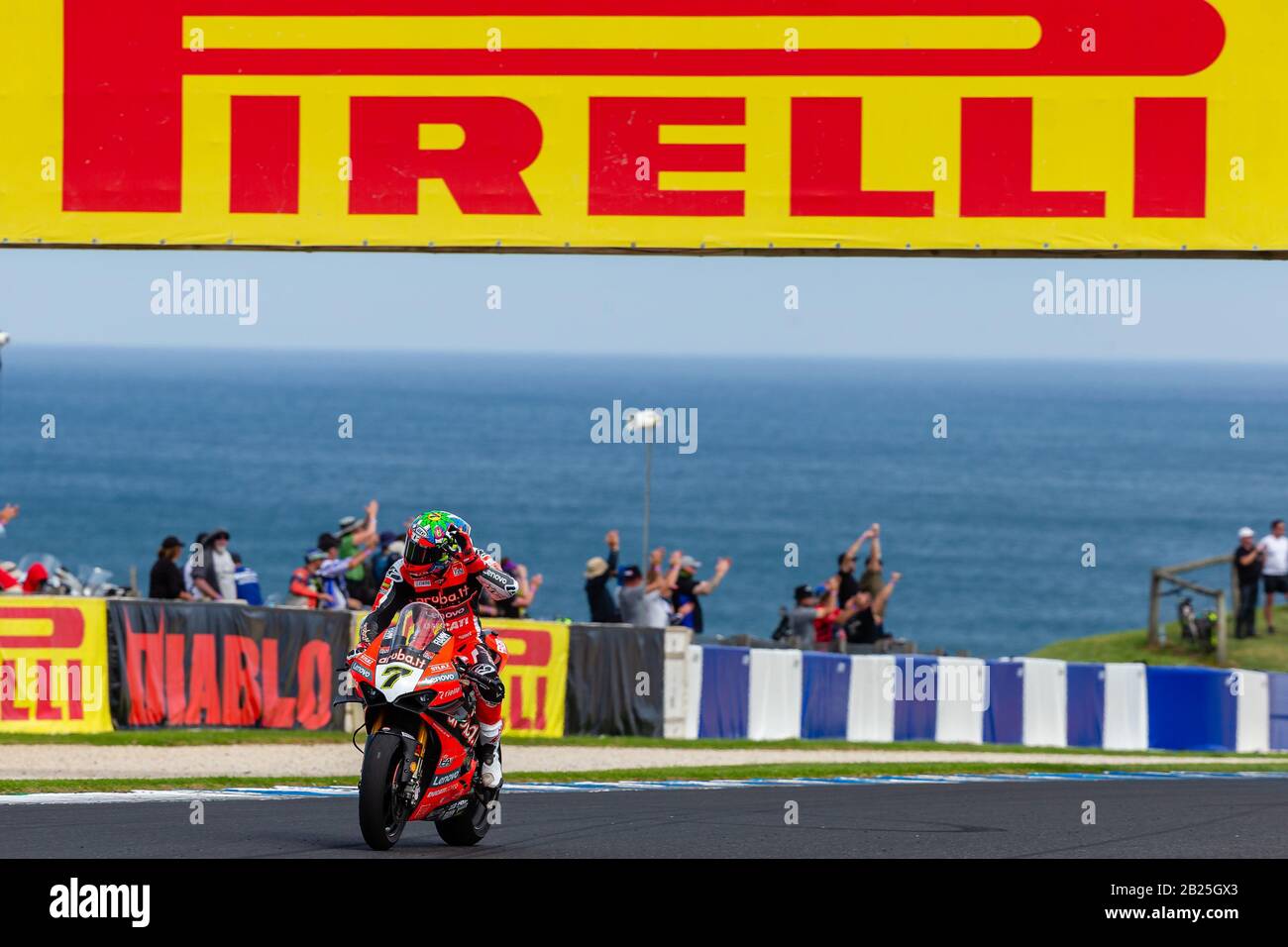 Melbourne, Australia, 1° Marzo 2020. Aruba.IT Racing - pilota Ducati Chaz Davies (7) durante il Campionato Mondiale Motul FIM Superbike, circuito di Phillip Island, Australia. Credito: Dave Hewison/Alamy Live News Foto Stock