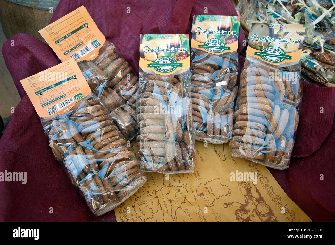 Ciambelle di vino secco tipiche in vendita a Castel Gandolfo, Lazio, Italia Foto Stock
