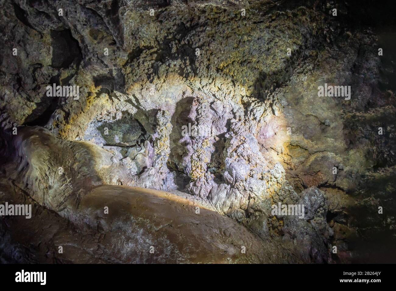 Snaefellsness parco nazionale in Islanda collava magma caverna Lava tubo stalattiti Foto Stock