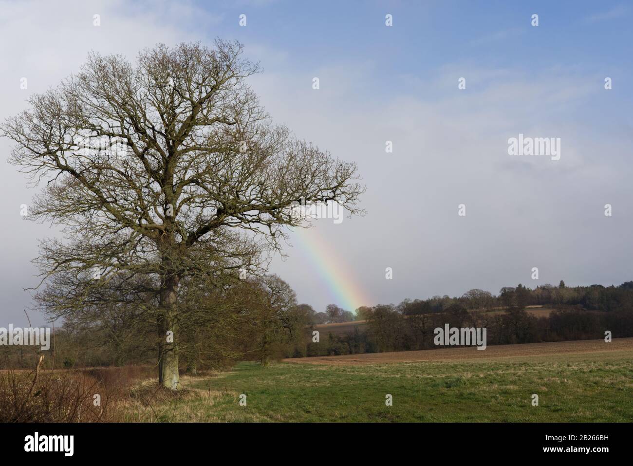 Arcobaleno nella campagna inglese Foto Stock