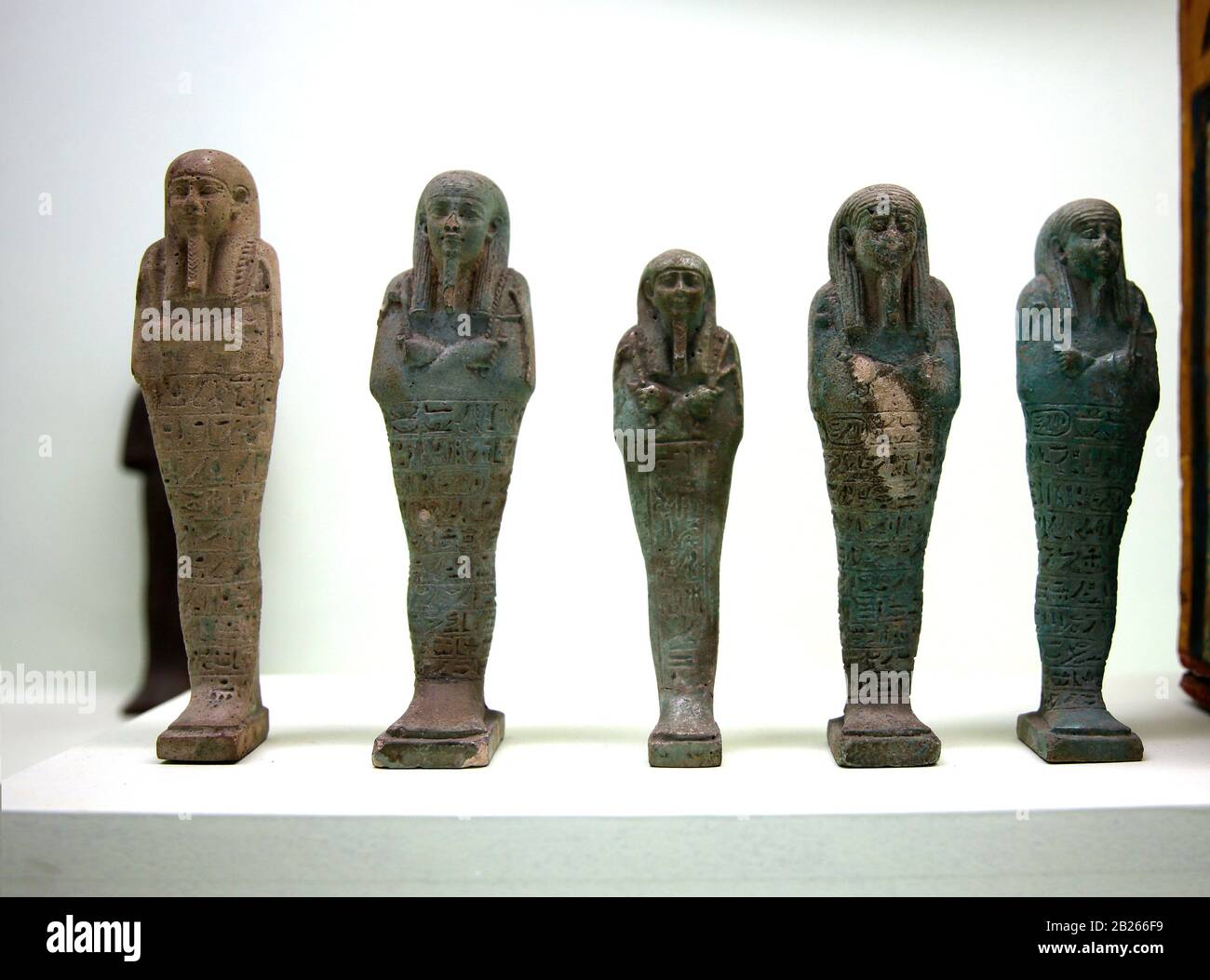 Egitto. Ushabti. (chiamato anche shabti). Figurina funeraria, posta nelle tombe. Museo Archeologico Di Istanbul, Turchia. Foto Stock