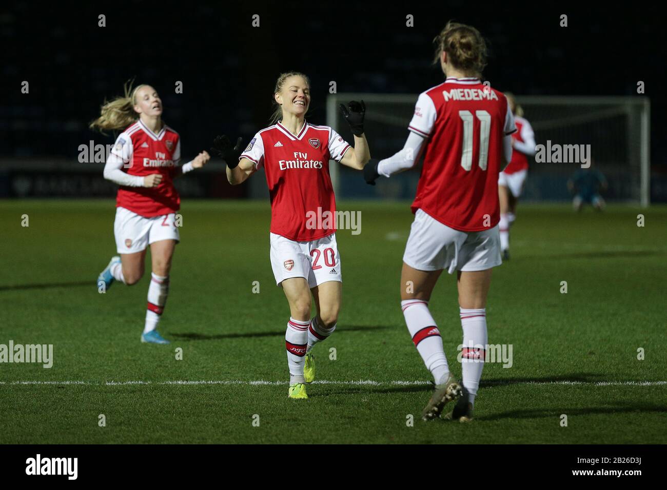 Vivianne Miedema dell'Arsenal segna il terzo obiettivo per la sua squadra e celebra con i suoi compagni di squadra durante La Lettura FC Donne vs Arsenal Donne, Barclays F. Foto Stock Vivianne Miedema dell'Arsenal segna il terzo obiettivo per la sua squadra e celebra con i suoi compagni di squadra durante La Lettura FC Donne vs Arsenal Donne, Barclays F. Foto Stock