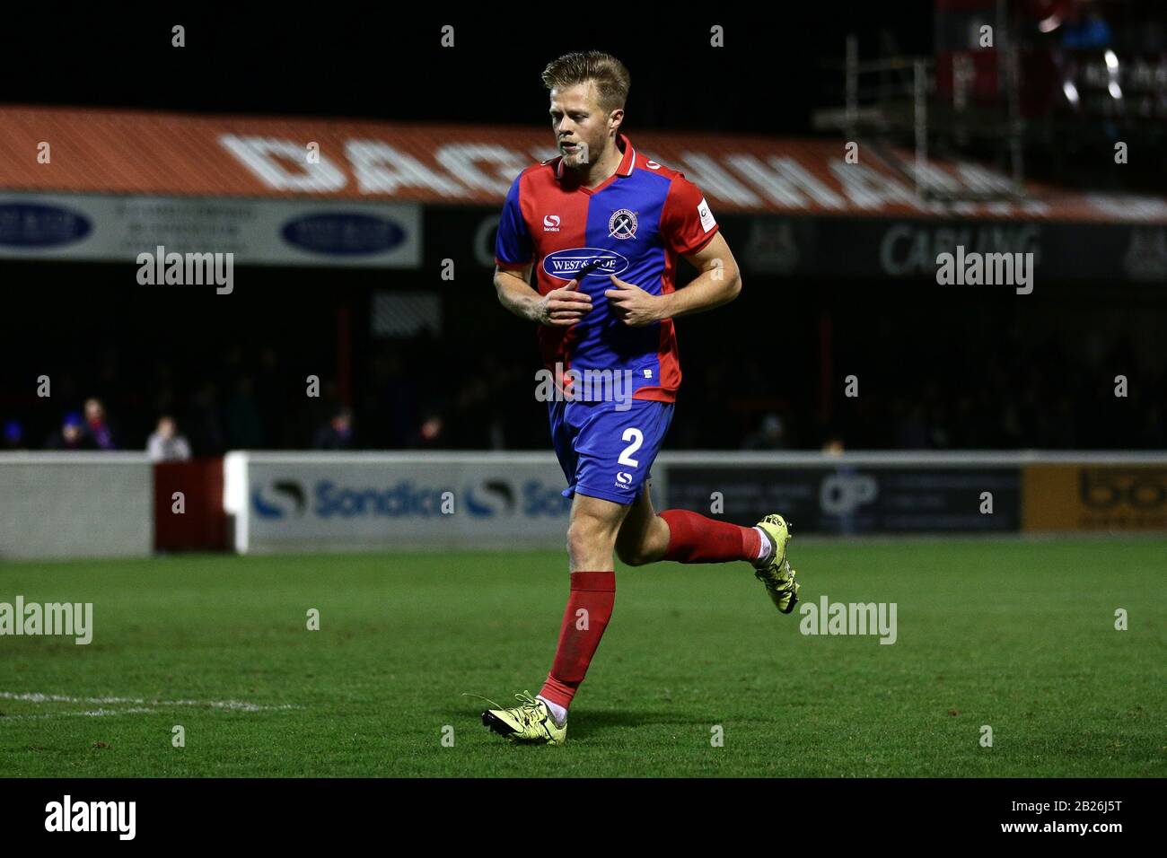 Ben Nunn di Dagenham lascia il campo che è stato inviato durante Dagenham & Redbridge vs FC Halifax Town, Vanarama National League Football al CH Foto Stock