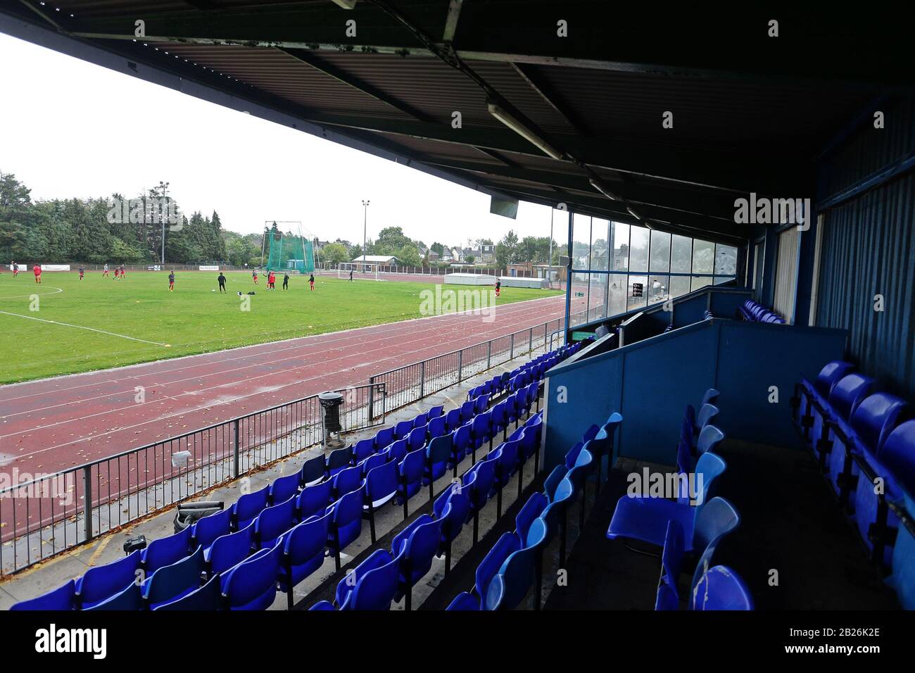 Vista generale del terreno durante Ilford vs Walthamstow, Essex Senior League Football al Cricklefields Stadium il 6th ottobre 2018 Foto Stock