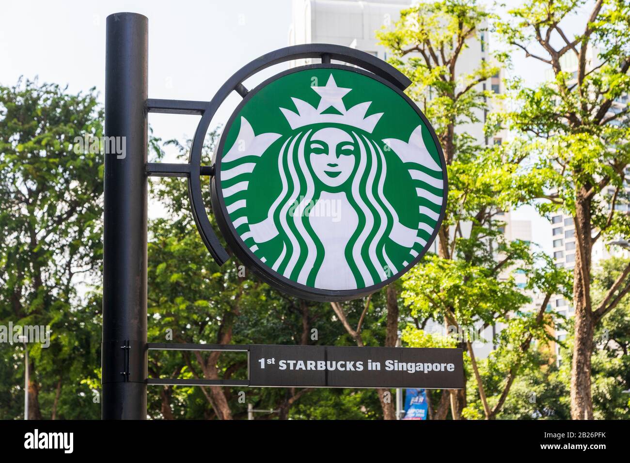 Cartello Starbucks che indica la 1st di tale caffetteria da aprire in Orchard Road, Singapore, Asia Foto Stock