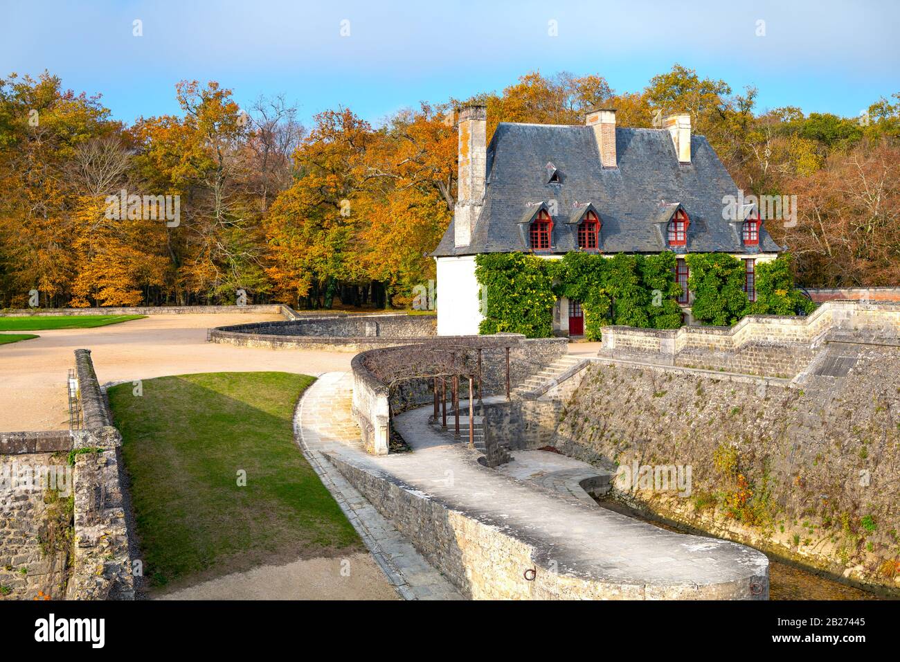 Chenonceaux, Francia - 15 novembre 2018: La Chancery House nel giardino del castello di Chenonceau Foto Stock