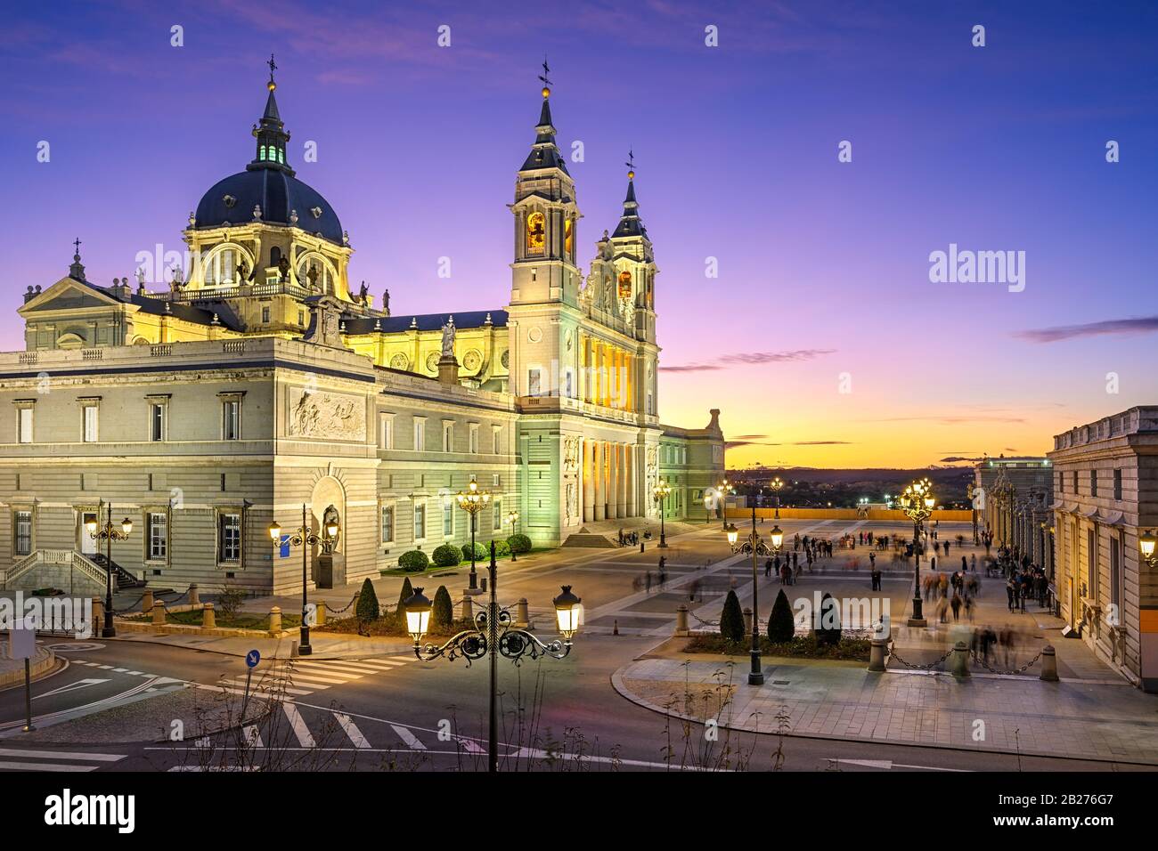 Cattedrale di Santa Maria la Real de la Almudena a Madrid, Spagna Foto Stock