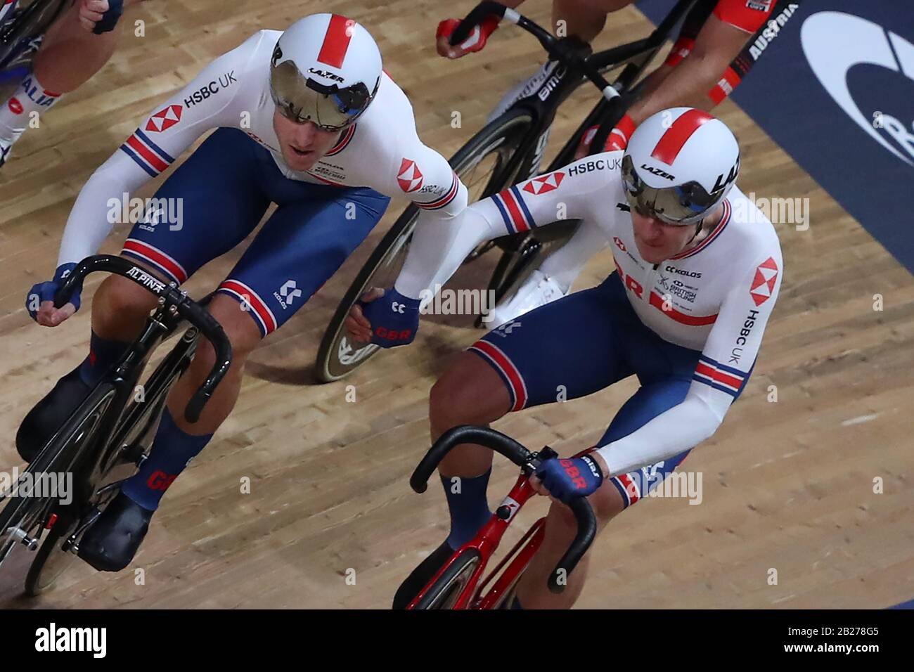 Berlino, Germania. 01st Mar, 2020. Ethan Hayter e Oliver Wood of Great Britain si sfidano a Men's madison durante il 5° giorno dei Campionati mondiali UCI Cycling Track, al Velodrom, Berlino Germania. Credit: Agenzia Fotografica Sportiva Europea/Alamy Live News Foto Stock