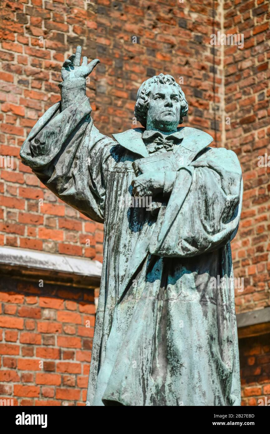 Statua di Martin Luther, Marktkirche San Georgii et Jacobi, Hanns-Lilje-Platz, Hannover, Niedersachsen, Deutschland Foto Stock