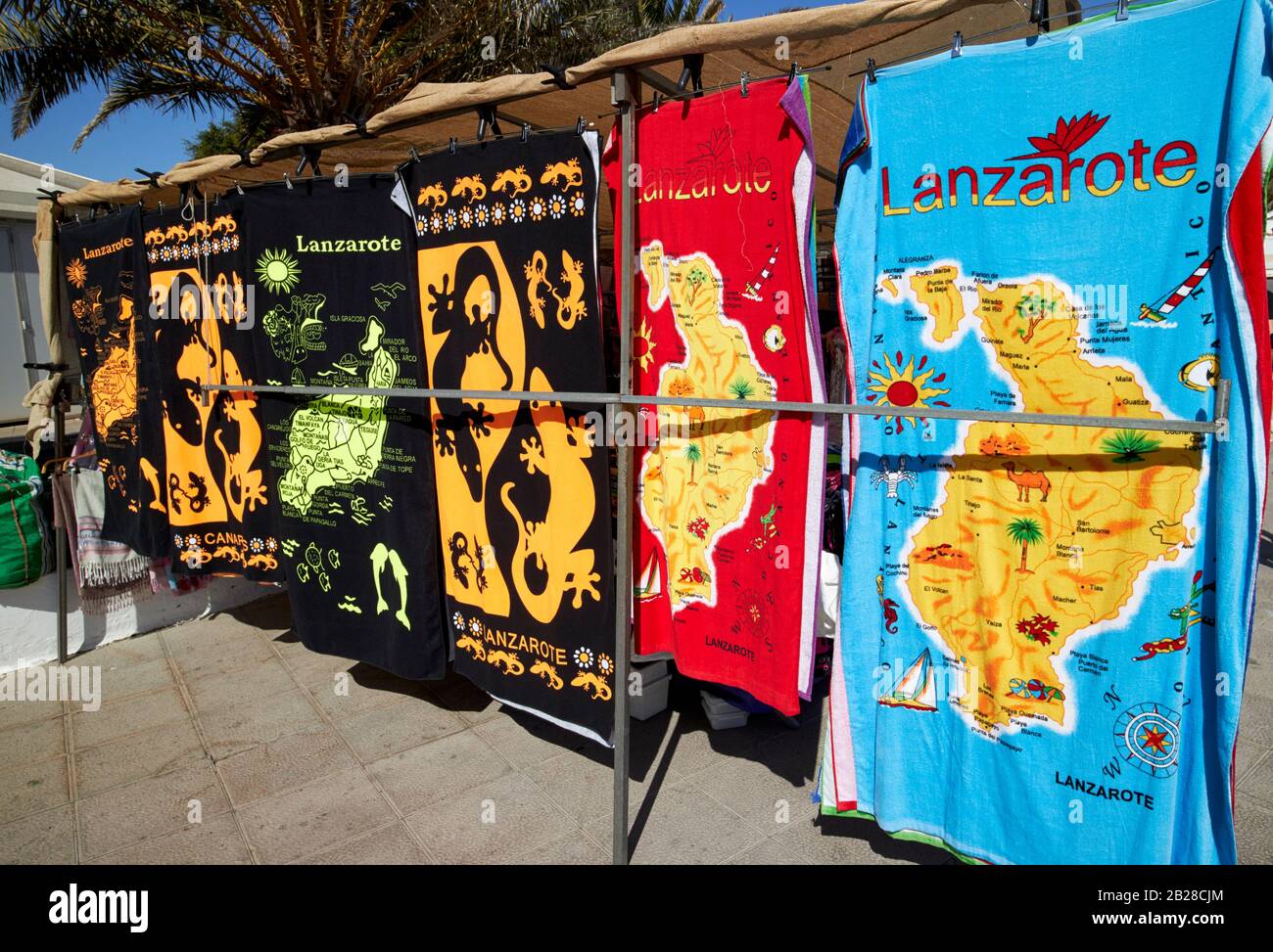 Asciugamani in stallo al teguise mercato Lanzarote isole canarie spagna Foto Stock