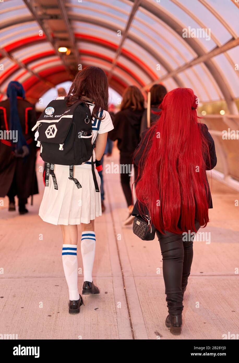 Due cosplayer giovani Donne uno vestito come Sailor Moon al FESTIVAL ROMICO Rome Comics Due volte l anno l iconico raduno dei fan di Manga Comics Foto stock Alamy