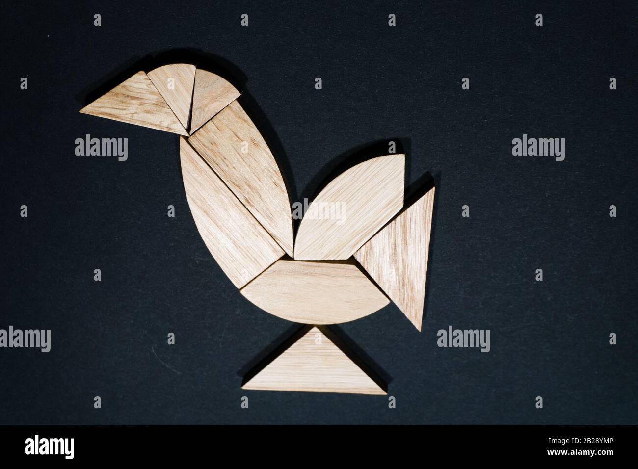 Un robin e l'uovo magico di Colombo Foto Stock