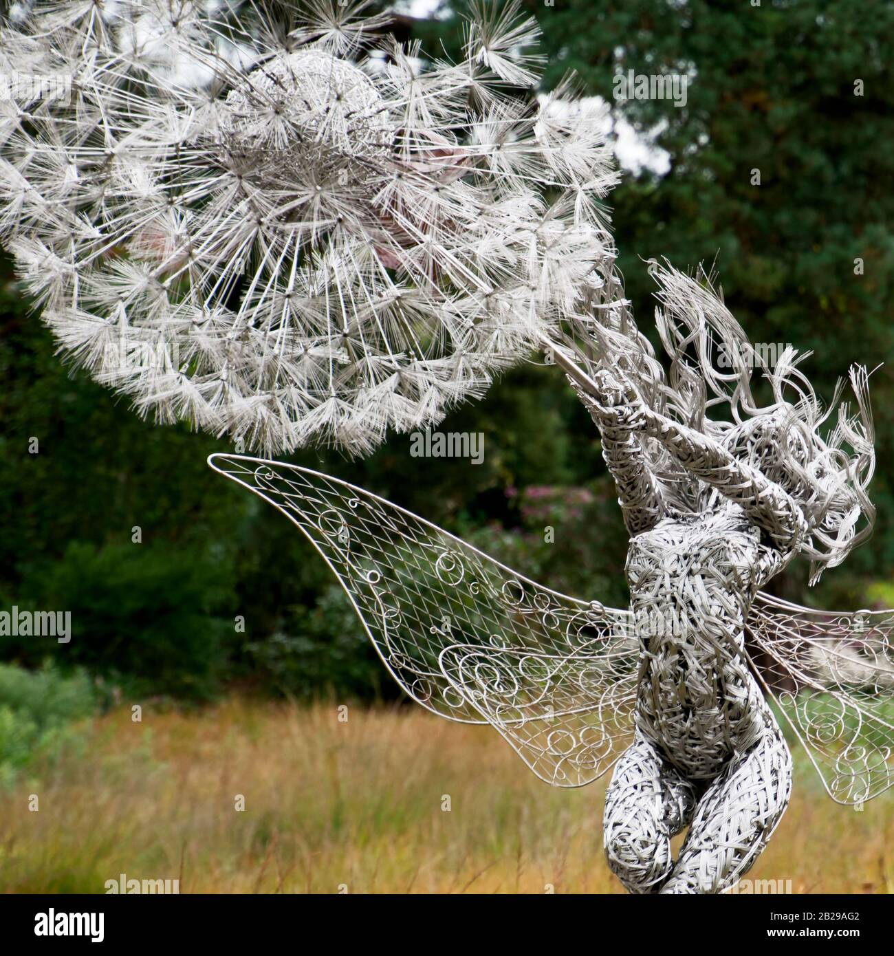 Scultura delle fate - Trentham Gardens, Staffordshire, UK - artista Robin Wright Foto Stock