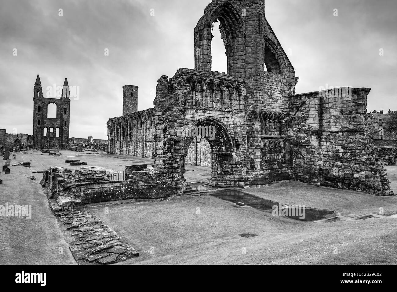 Antichi edifici medievali scozzesi e splendidi paesaggi di natura tradizionale. Foto Stock