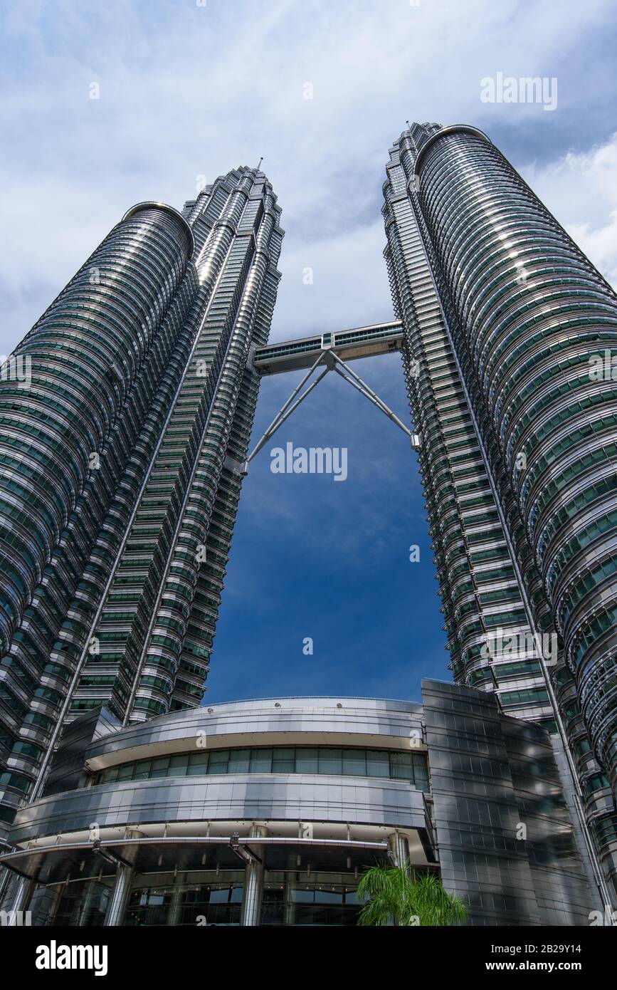Petronas Twin Towers, i più famosi grattacieli gemelli di Kuala Lumpur, Malesia Foto Stock