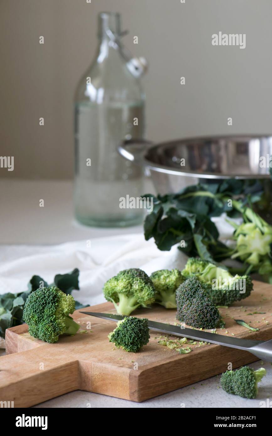 Broccoli in preparazione Foto Stock
