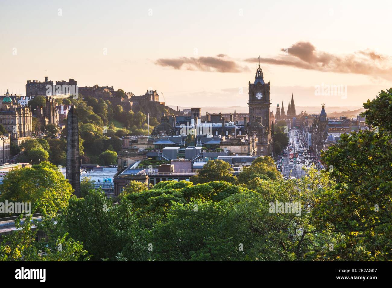 Una vista da Calton Hill su Edinburgo, città di Edimburgo, Scozia, Regno Unito, Europa. Foto Stock