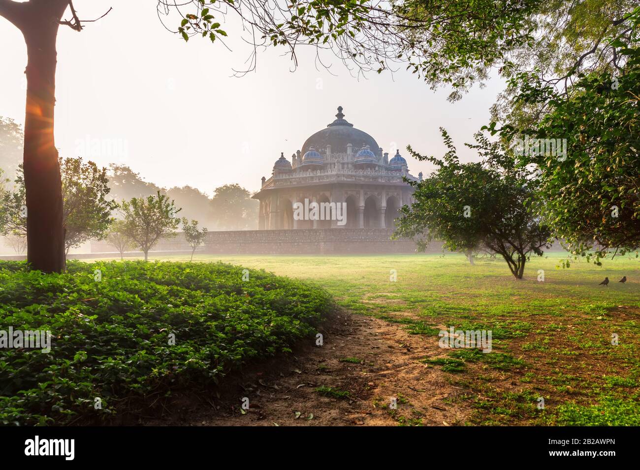 Tomba di Isa Khan Niazi, situato vicino al Mughal Emperor Humayun's Tomb Complex a Nuova Delhi, India. Foto Stock