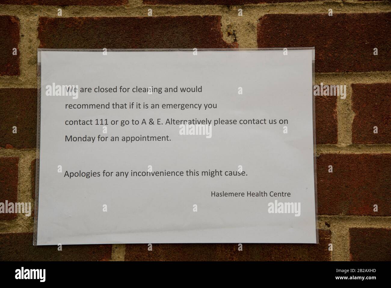 Segno di coronavirus. Surrey, Regno Unito. Febbraio 2020 Foto Stock