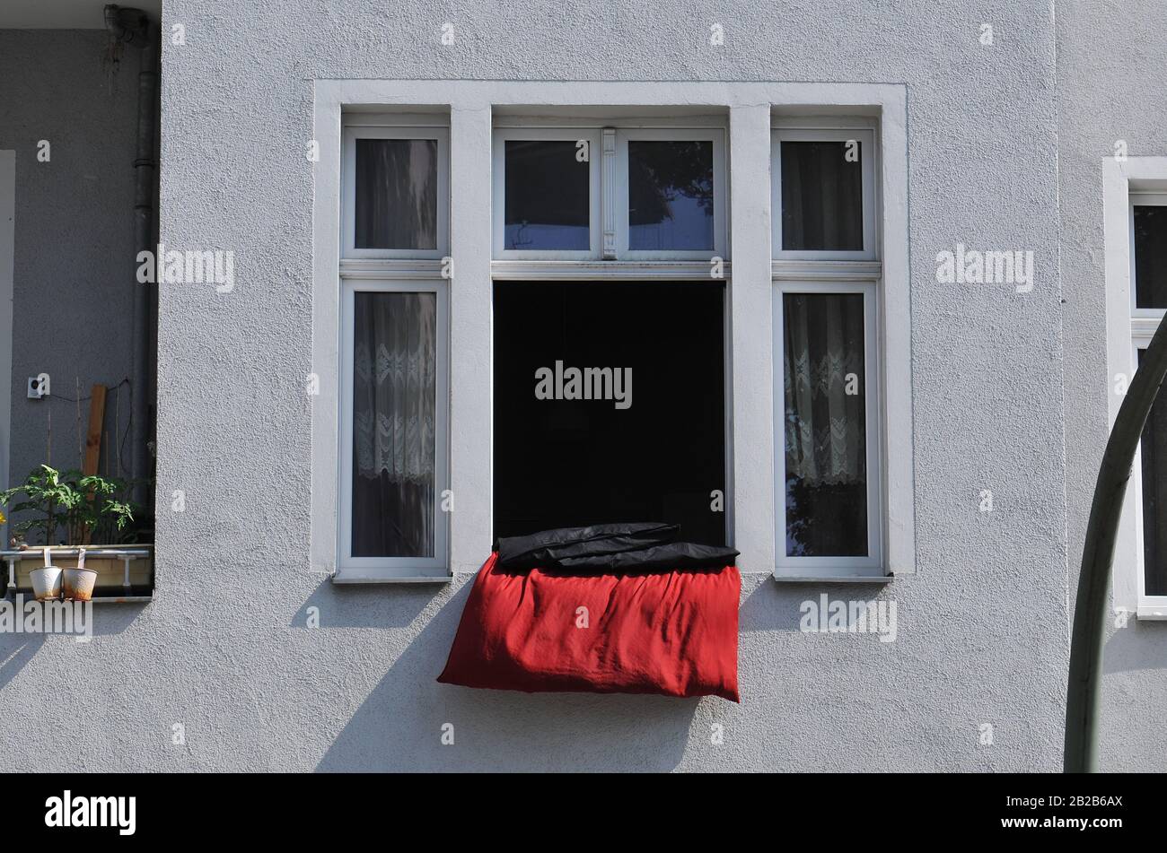 Fenster, Betten lueften, Schoeneberg, Berlino, Deutschland Foto Stock