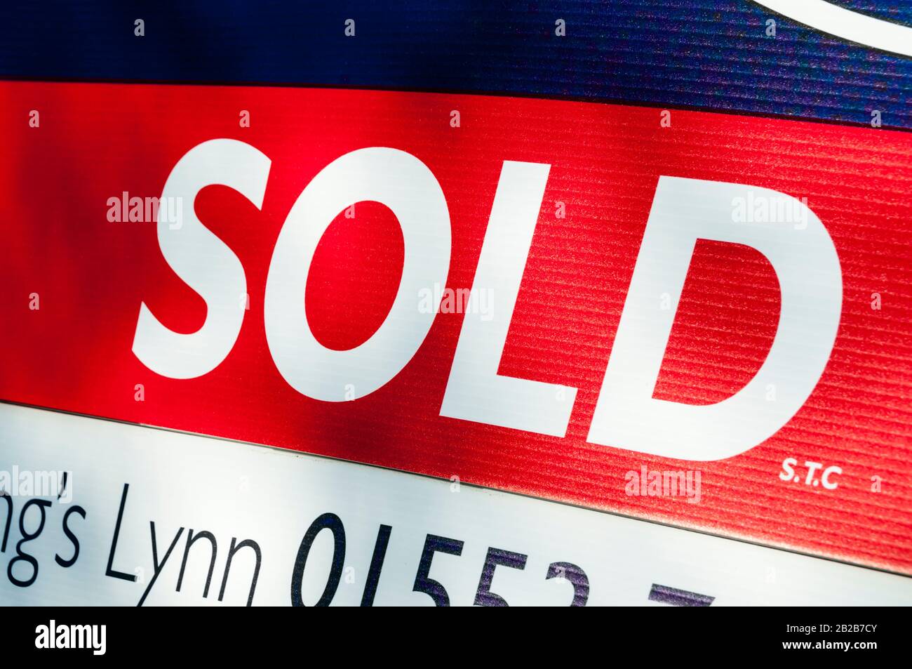 Cartello dell'Agente immobiliare venduto. Foto Stock