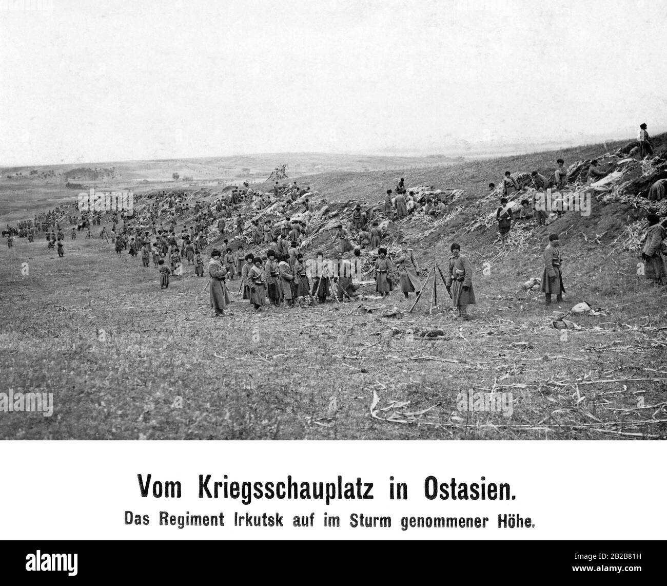 Durante la guerra russo-giapponese nell'Asia orientale: Il reggimento Irkutsk dopo un attacco di successo. Foto Stock