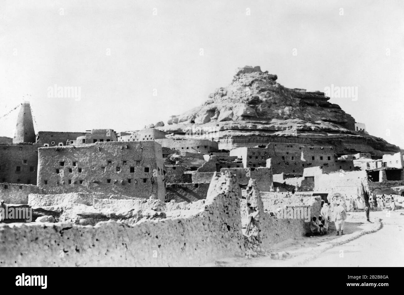 L'oasi di Siwa nell'Egitto occidentale visto da nord. Qui, vicino al confine libico, l'esercito britannico stabilì il suo campo principale e la sua base aerea nel 1935. La vicina Libia era allora una colonia sotto l'Italia fascista. Foto Stock