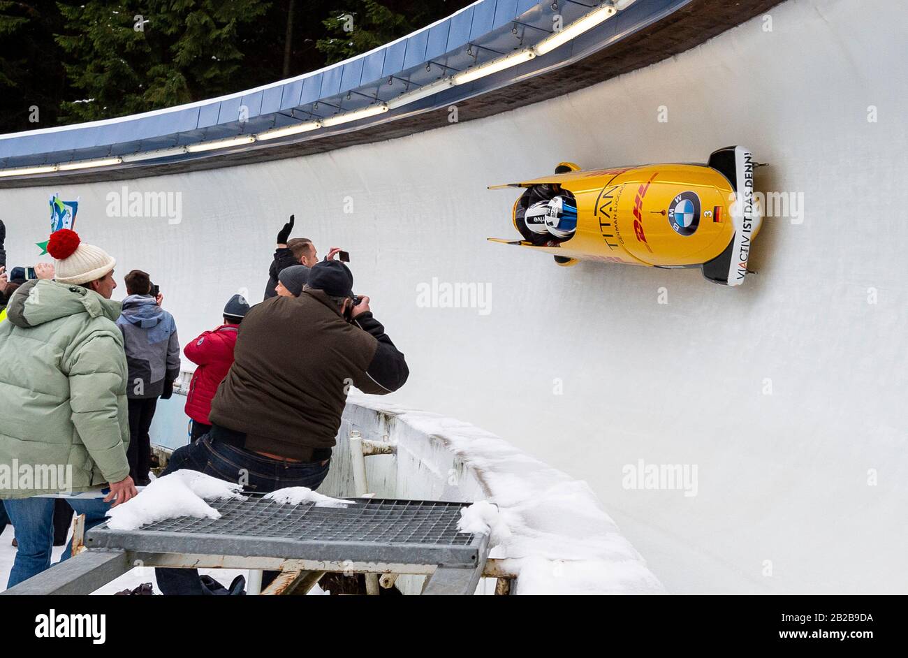 Da sinistra JOHANNES LOCHNER, FLORIAN BAUER, CHRISTOPHER WEBER, CHRISTIAN RASPE della Germania gareggiano durante la gara di bob di quattro uomini ai Campionati mondiali di Bobbleigh e Skeleton ad Altenberg, Germania, 1 marzo 2020. (Ctk Photo/Ondrej Hajek) Foto Stock