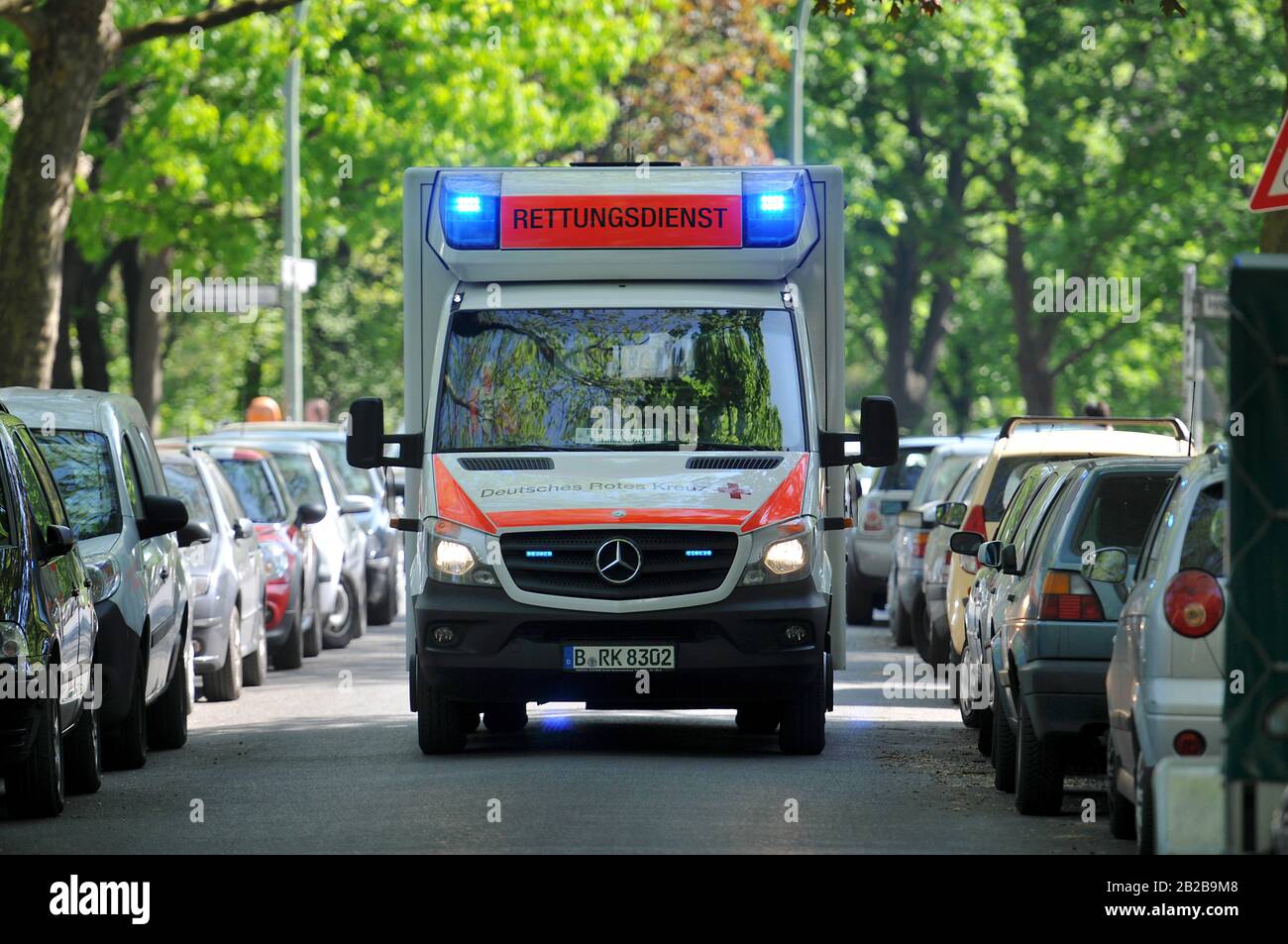 Rettungswagen, Fritz-Elsas-Strasse, Schoeneberg, Berlino, Deutschland Foto Stock
