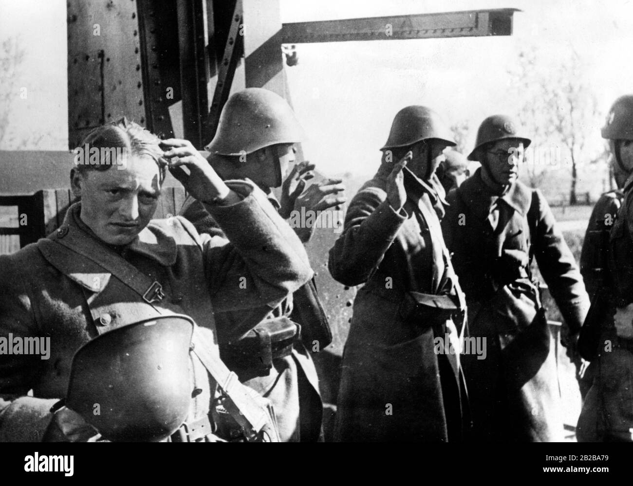 Invasione dell'Olanda 1940: La foto mostra i prigionieri olandesi nei Paesi Bassi. Foto Stock